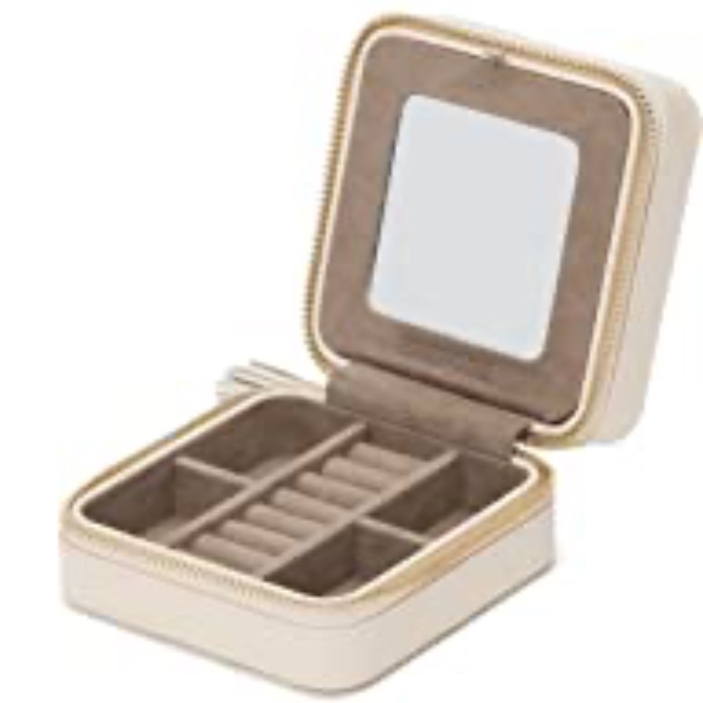 Wolf Quilted Leather Caroline Zip Travel Jewelry Case, Ivory